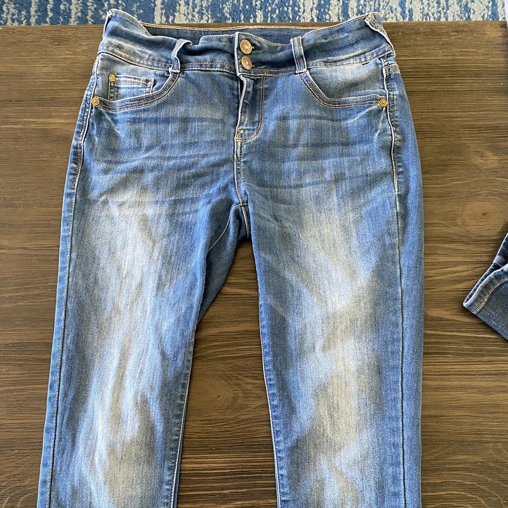 Wallflower jeans, junior size 7.